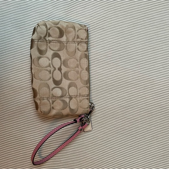 Coach wristlet - Picture 3 of 3
